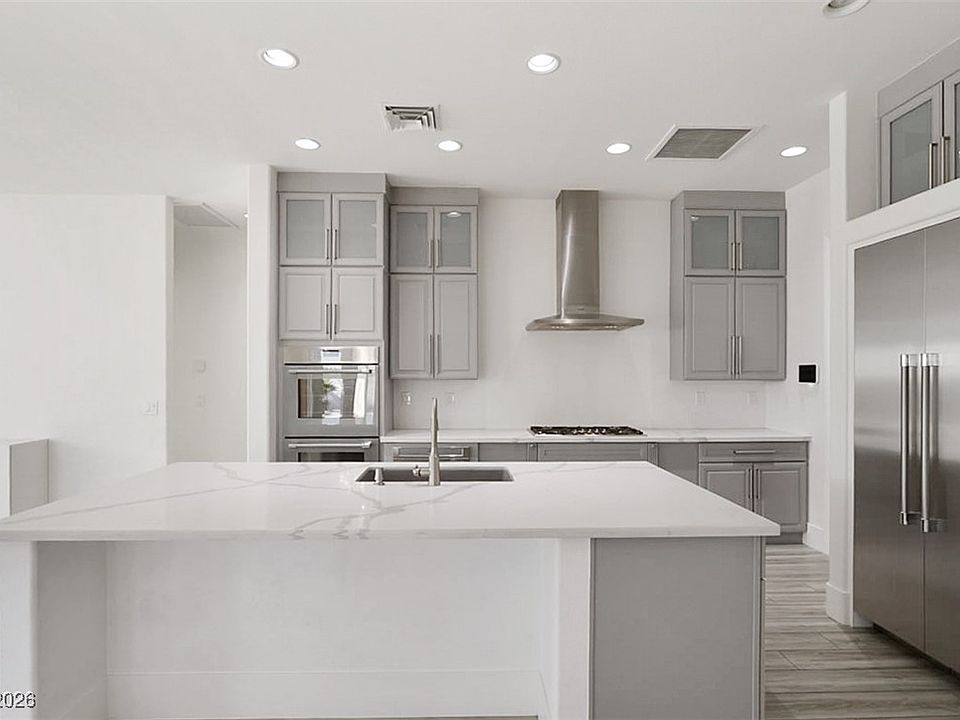 1st image of 271 E Shelbourne Ave