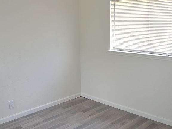 2nd image of 10222 Athens Fld