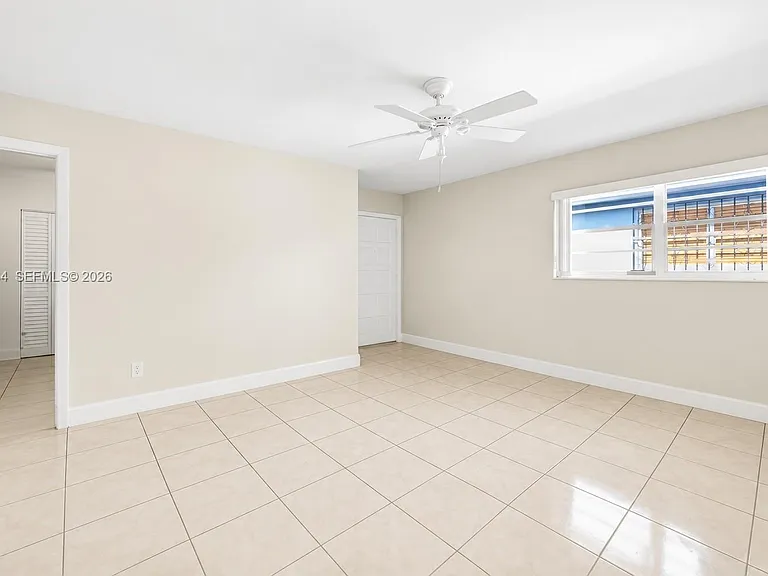3231 SW 25th St #2 — Photo 3