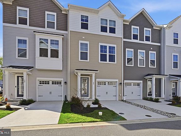 3rd image of 48 Riverside Wharf