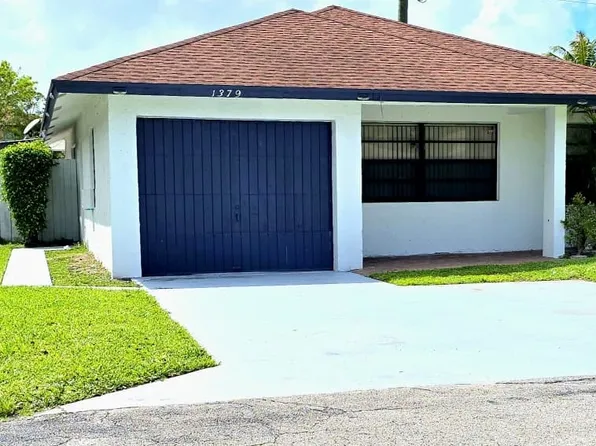 1379 Summit Run Cir, West Palm Beach, FL 33415