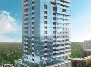 370 Martha St #1710, Burlington, ON L7R 2P7