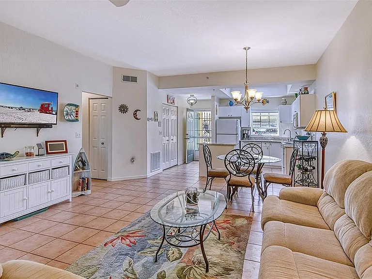 8389 Wingate Dr — Photo 7