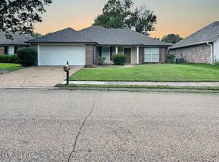 594 Acorn Ln, Brandon, MS 39047