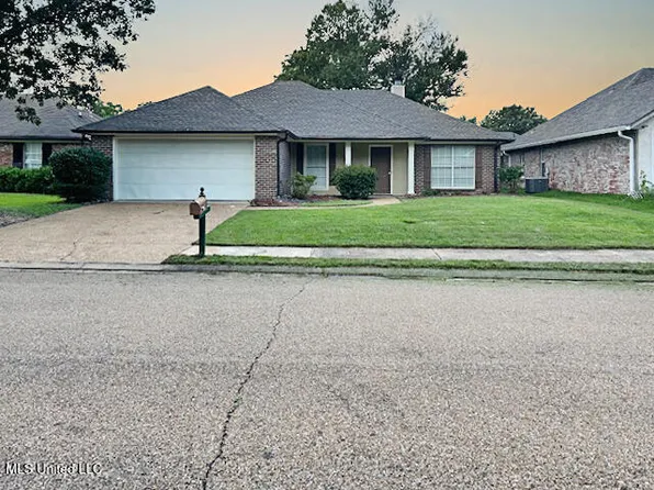 594 Acorn Ln, Brandon, MS 39047