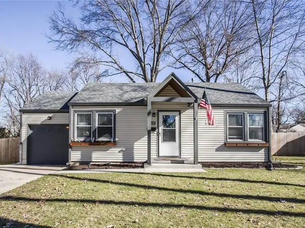 8119 Goodman St, Overland Park, KS 66204