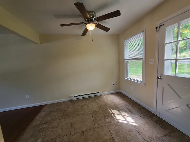 422 Viscose Ave #3 — Photo 6