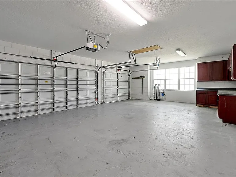 231 Lakay Pl — Photo 38