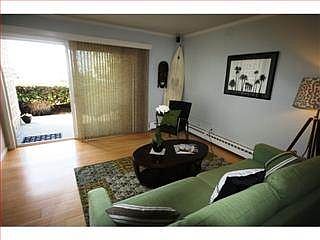 4th image of 880 W Cliff Dr Unit 4