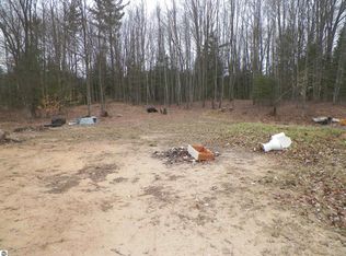 16971 180th Ave, Leroy, MI 49655