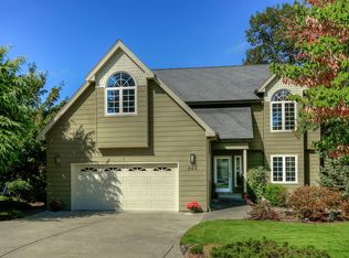 864 Cypress Point Loop, Ashland, OR 97520