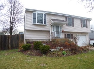 1875 Brighton Cir, Aurora, IL 60506