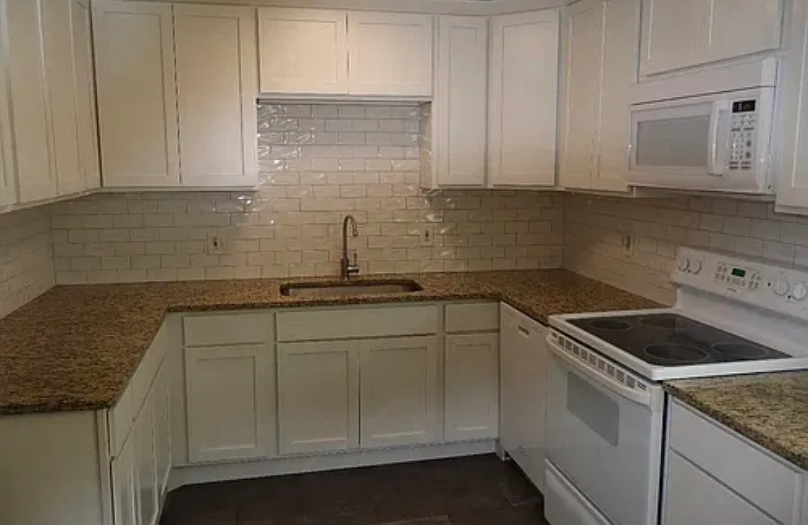 2 bed, 880 sqft, $1,450 — Photo 2