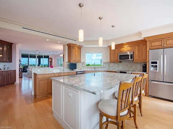 7425 Pelican Bay BLVD #506, NAPLES, FL 34108