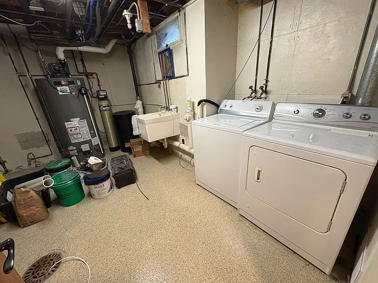 916 W Dean Ave — Photo 16