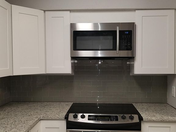 4th image of 11665 Gwynford Ln