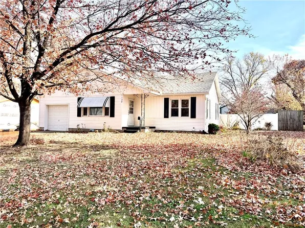 1128 N Clay St, Nevada, MO 64772