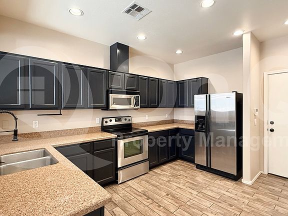 3rd image of 1225 N 36th St Unit 1061