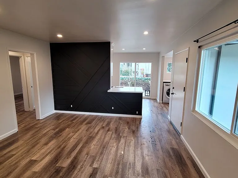 6051-6053 Hillandale Dr — Photo 12