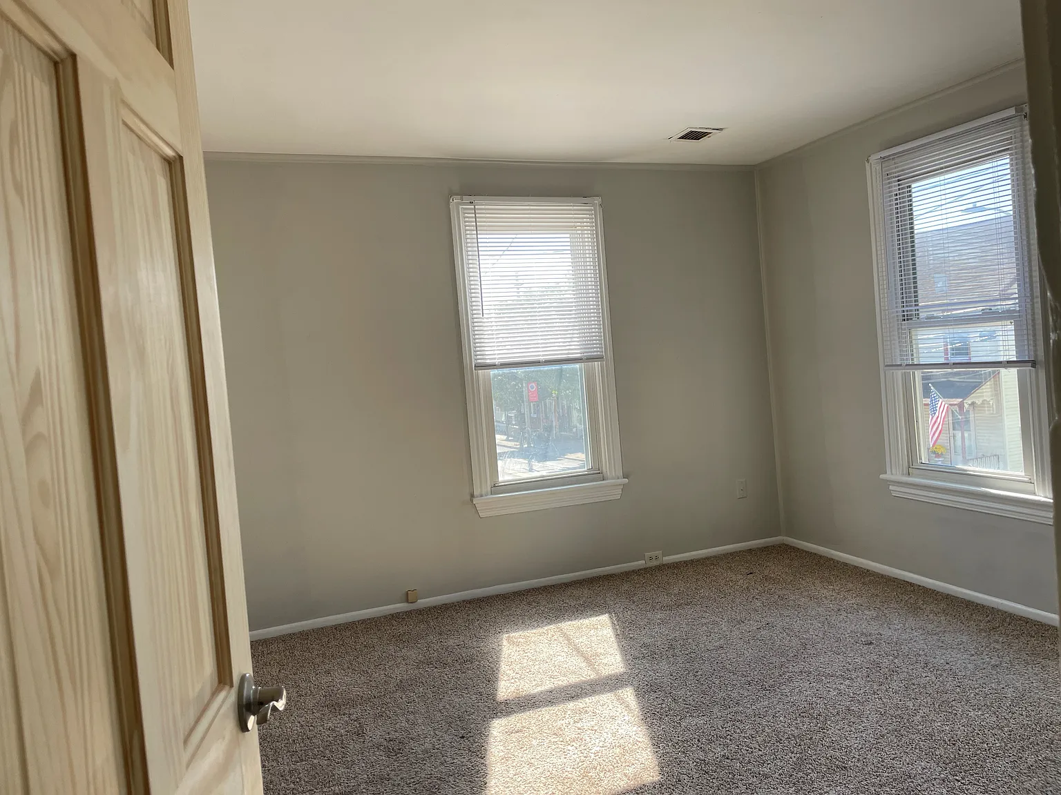 101 Main St — Photo 3