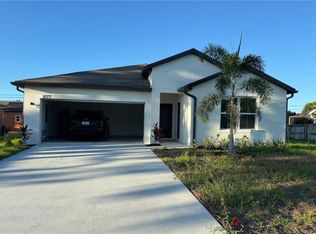 1073 SW Benchor Ave, Port Saint Lucie, FL 34953