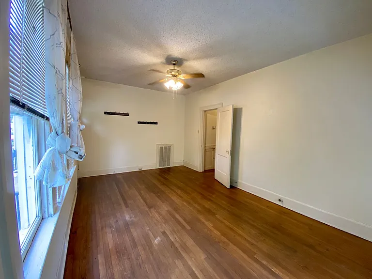 1103 W 22nd St #A — Photo 12