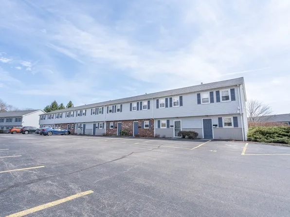 8 Crestview Dr APT 39, Spencer, MA 01562
