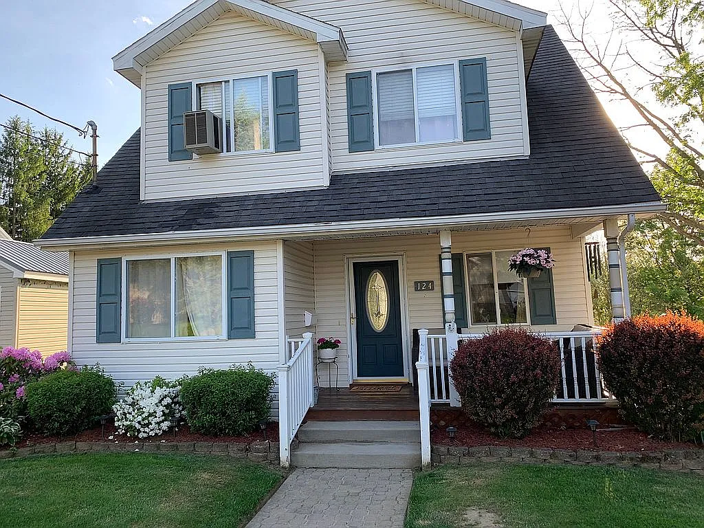 124 Chautauqua Ave photo 1