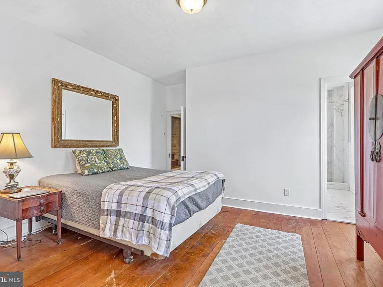 2167 Brunswick Ave — Photo 23