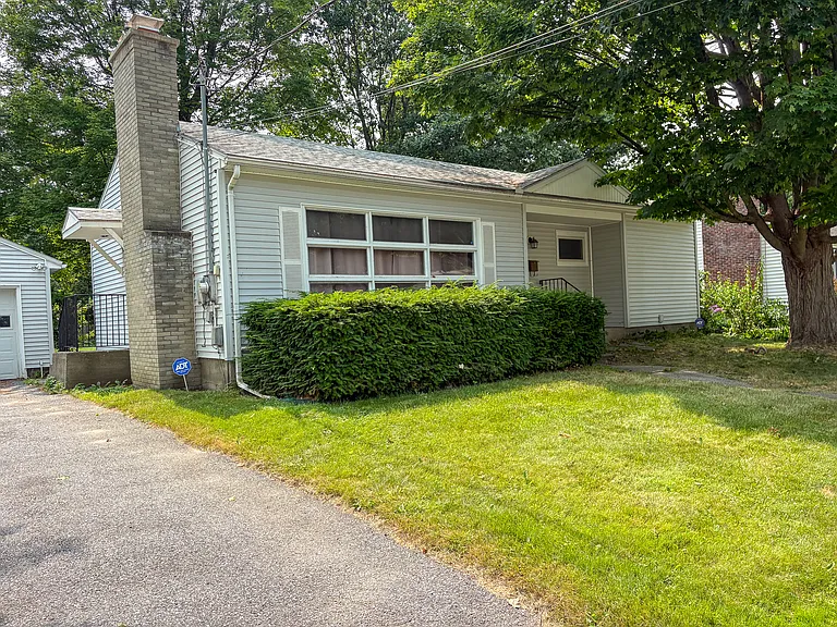 38 Marshall Dr — Photo 4