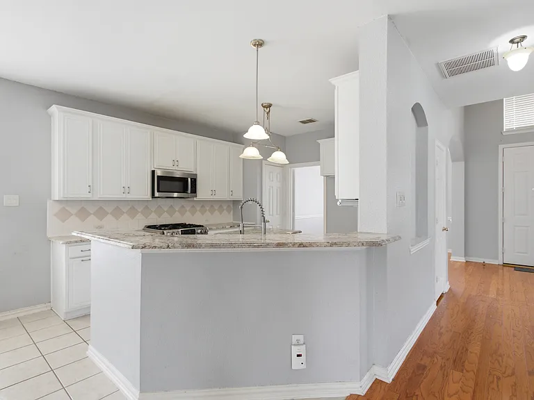 7852 Rainbow Falls Dr — Photo 7