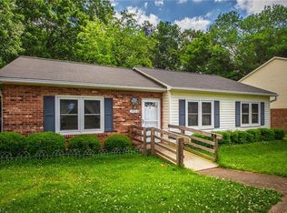 2923 Konnoak Dr, Winston Salem, NC 27127