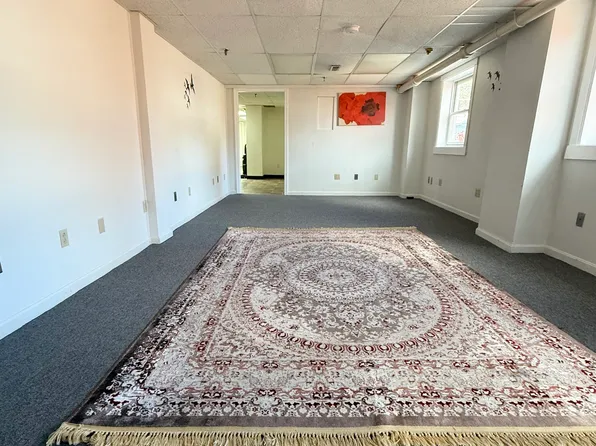 6 Nichols St #3, Salem, MA 01970