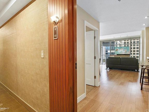 4th image of 700 W East St Unit 1405