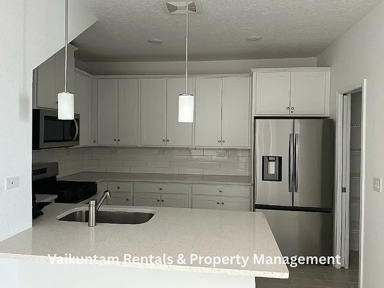 563 Cherry Elm Dr #127 — Photo 3