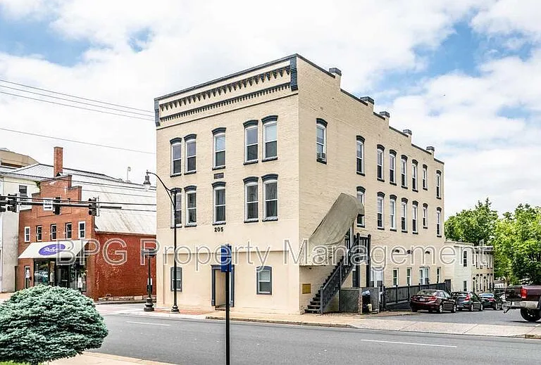 205 N Main St #6 — Photo 24