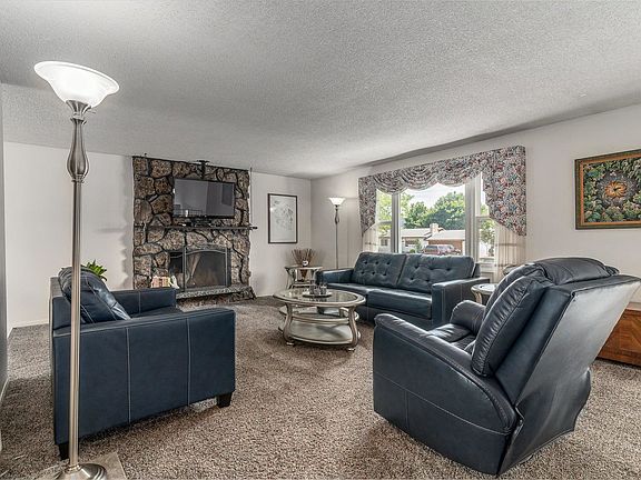 3rd image of 12413 E Lenora Dr
