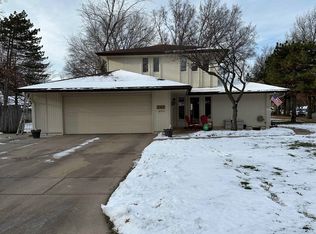 243 N Post Oak Rd, Wichita, KS 67206