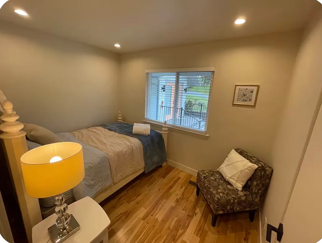 2 bed, 850 sqft, $2,400 — Photo 2