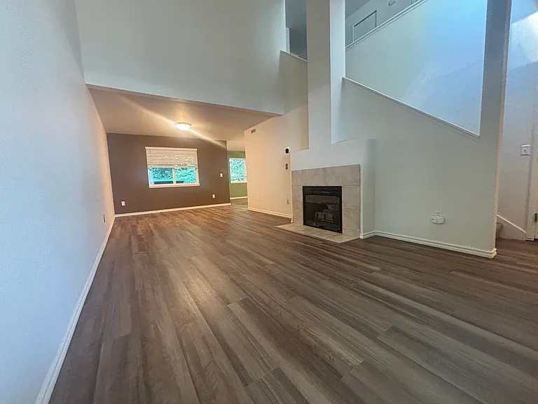 1301 NW Slate Ln #104 — Photo 2