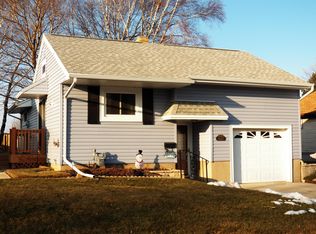 1622 Jackson St, Manitowoc, WI 54220