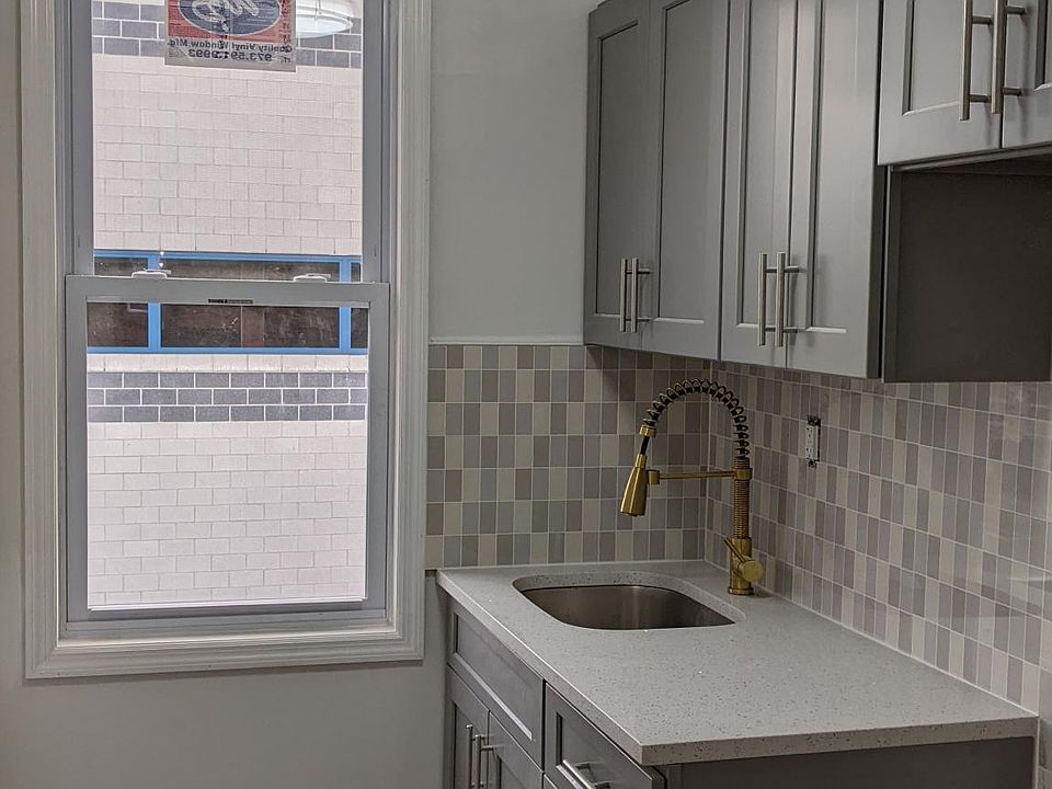 1st image of 63 Lincoln Pl Floor 2