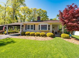 7 Ursular Court, Smithtown, NY 11787