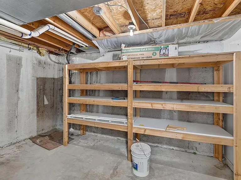 2289 N Sunset Dr W — Photo 9