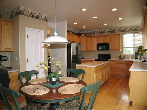 Kitchen with Eating Nook