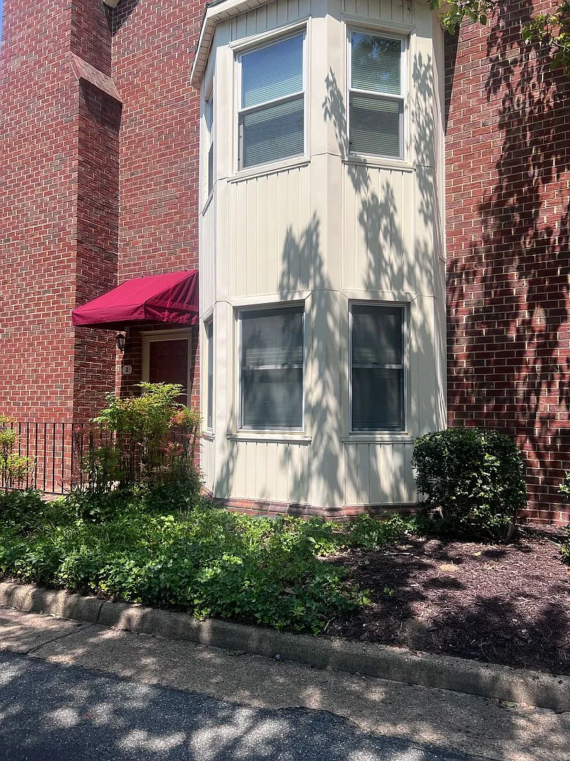 2 Academy Lane, Hampton - Available 8/2/2021 — Photo 2