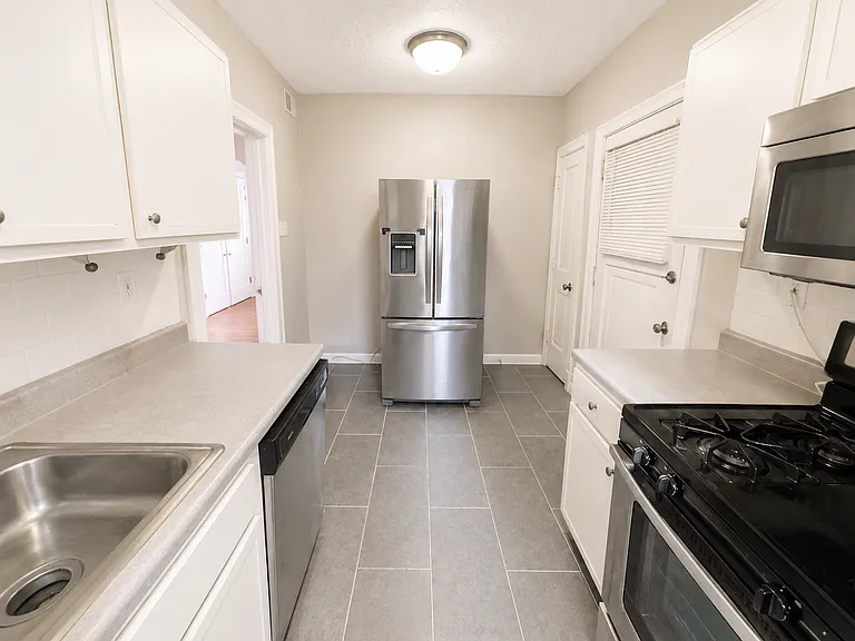 7551 - 7555 Byron PL — Photo 2