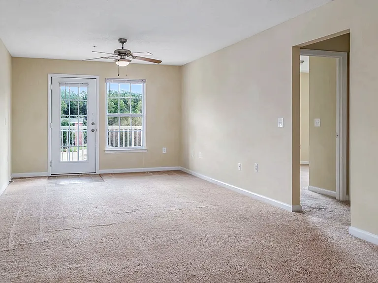 Madison Heights Luxury Apartments — Photo 62