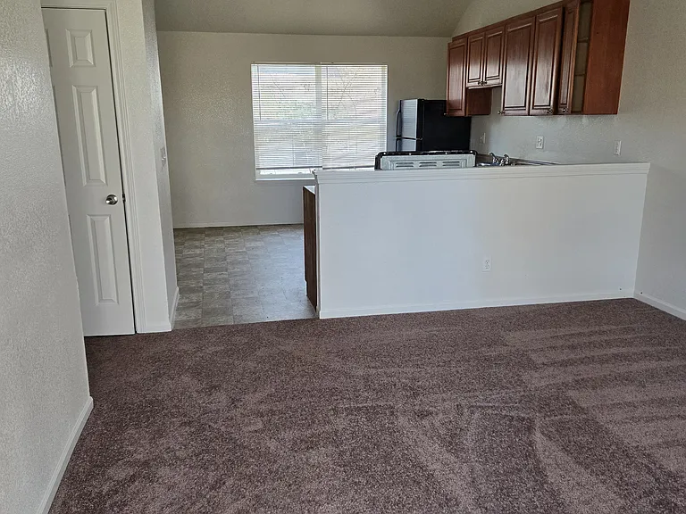 5742 Myrtle Ave — Photo 2