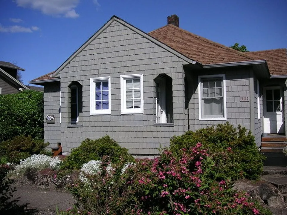 316-02 - 311 - 317 - 321 - 322 - 327 - 329 NW 18th St. Corvallis, OR 97330